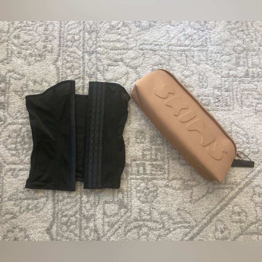 SKIMS Black Corset Medium